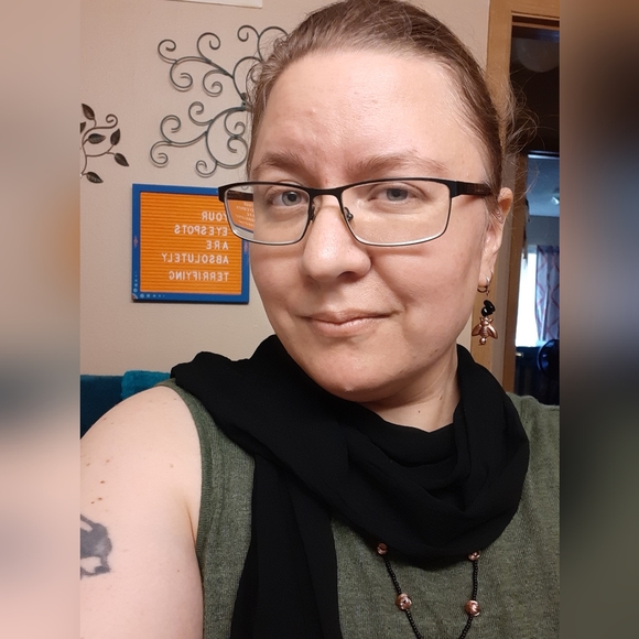 Meet your Posher - Picture 1 of 9